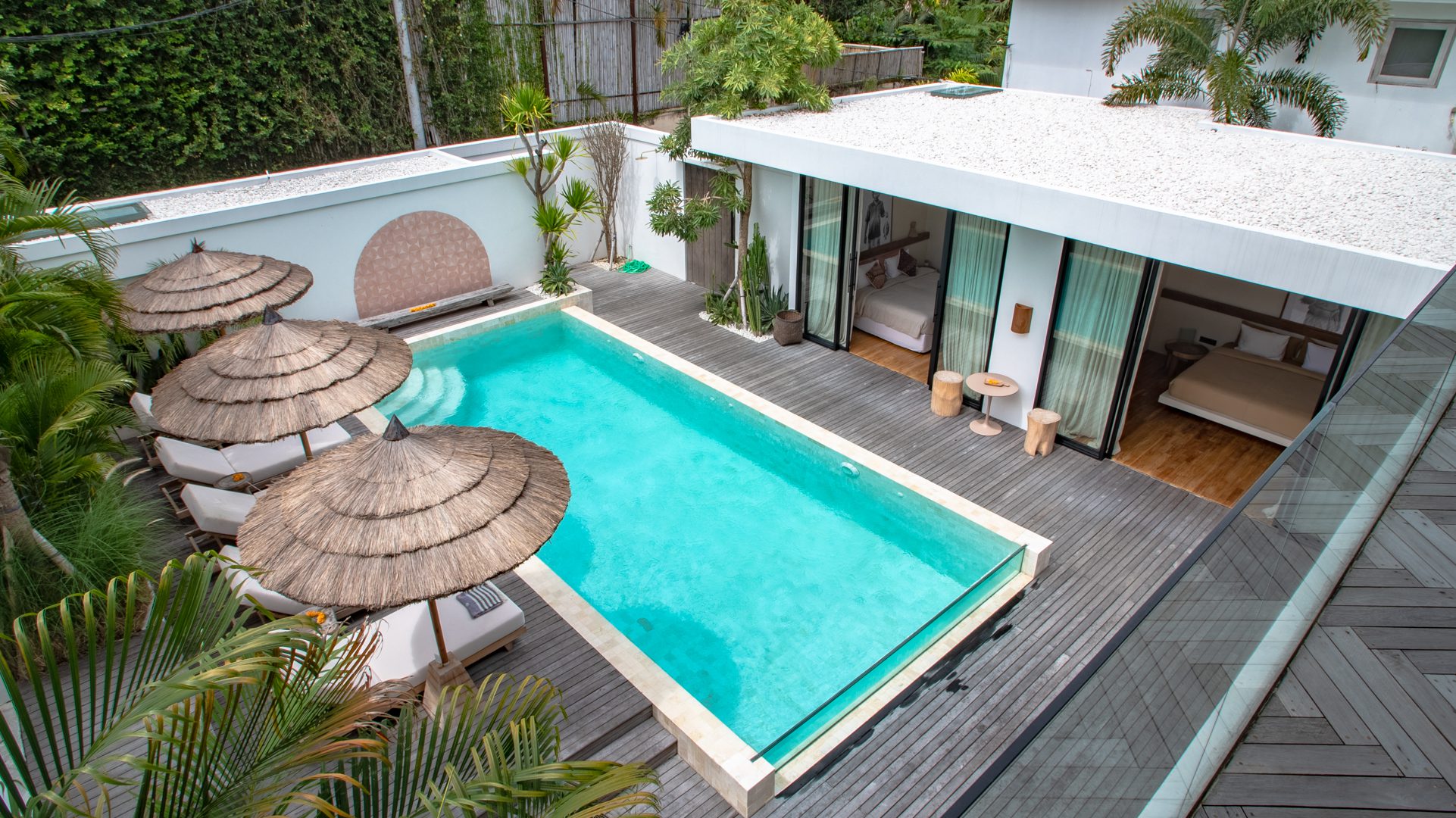 READY 4 BEDROOM VILLA FOR SALE LEASEHOLD IN PERERENAN BALI BE-200 